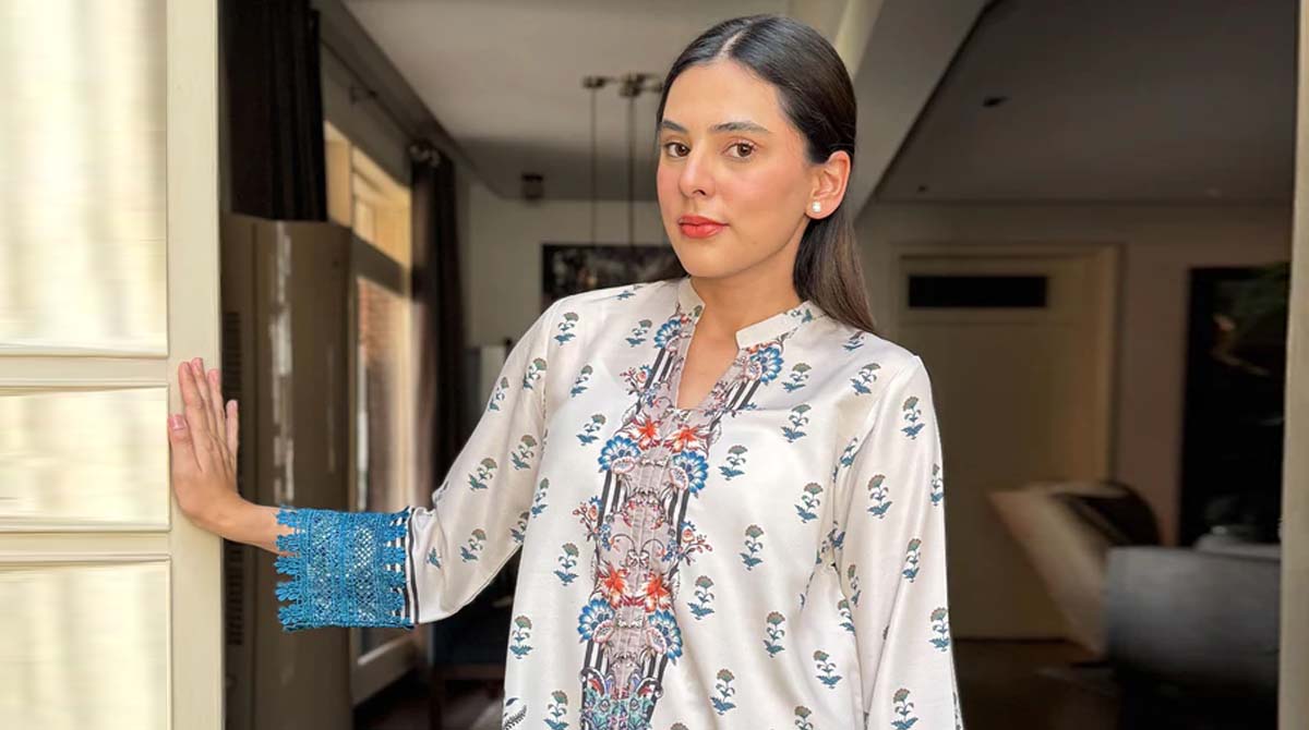 Vinaaya: A Modern Statement in Pakistani Pret Wear