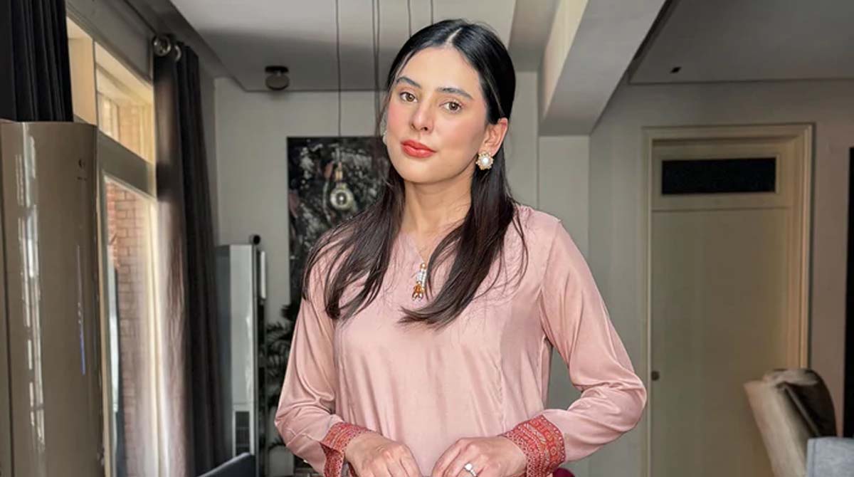 Vinaaya | Elegant Women's Pret Wear in Pakistan – Shop Timeless Styles Online